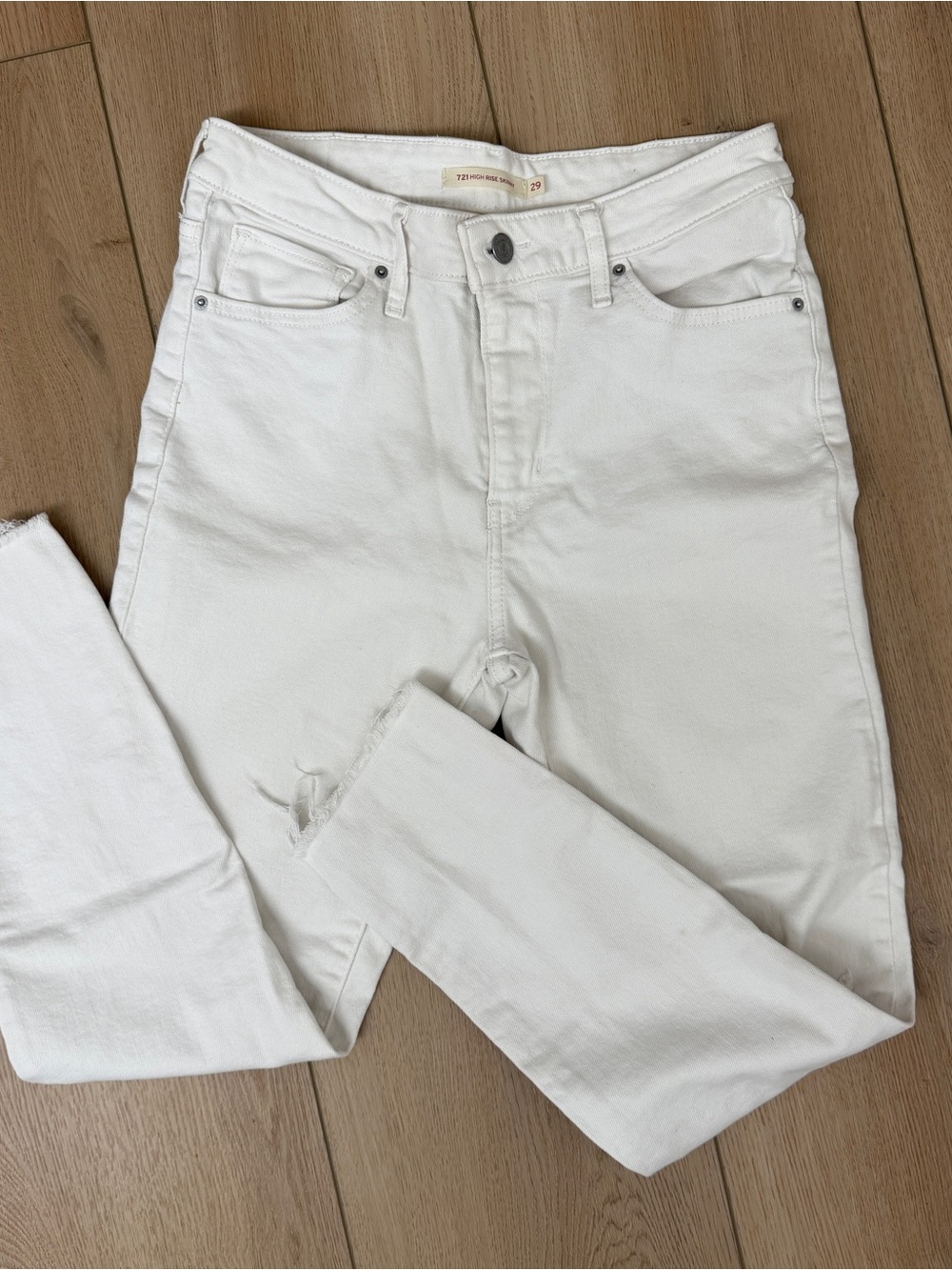 Women’s Levi’s White 721 High-Rise Skinny Jeans - 29